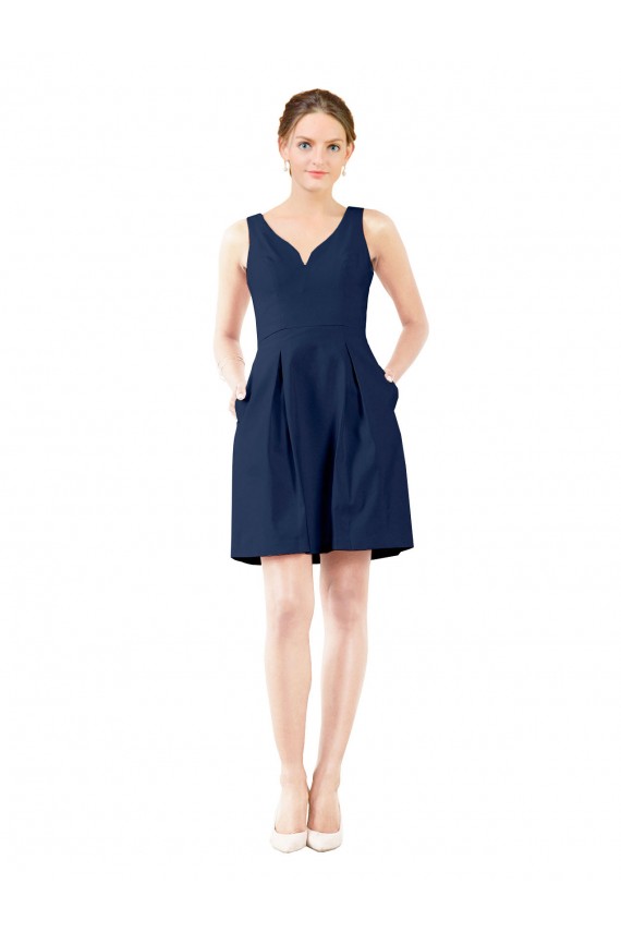 Online Dunkelmarine A-Linien V-Ausschnitt Knielang Satin Kurze Brautjungfernkleider / Cocktailkleider / Heimkehr Kleider