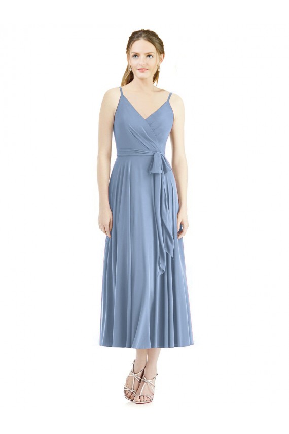 Online Staubiges Blau A-Linien Spaghetti-Träger Wadenlang Chiffon Kurze Brautjungfernkleider