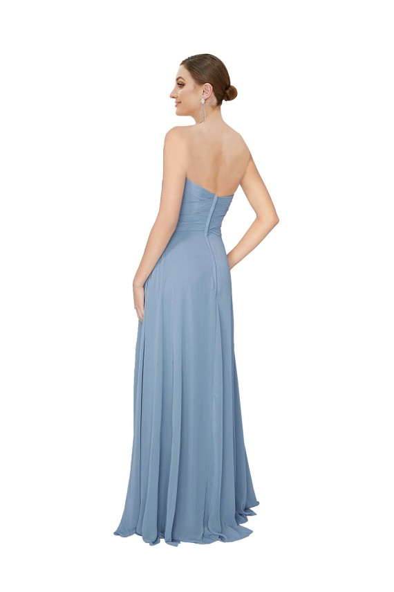 Online Staubiges Blau A-Linien Trägerlos Chiffon Lange Brautjungfernkleider